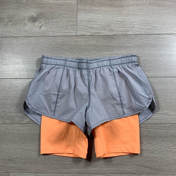 Lululemon Run: Sneak A Peek Short Grey & Orange - Picture 2 of 9